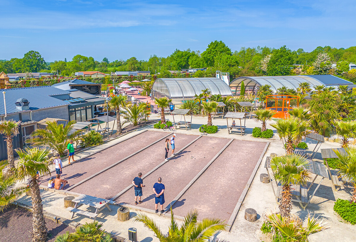 terrain-petanque-54015859_0.jpg